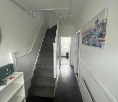Selhurst Apartment | Spacious Family Home
