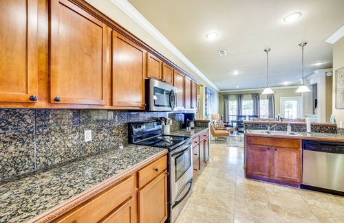 Fayetteville House | Spacious Family Home 3 Mi to Downtown Fayetteville