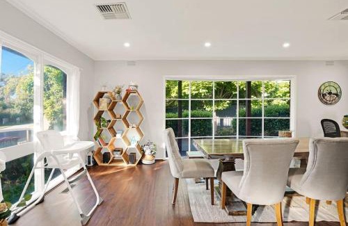 Wheelers Hill House | Spacious Family Home in the heart of Wheelers Hill