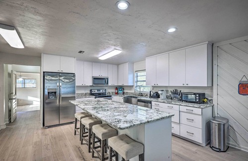 Gainesville House | Spacious Family Home w/Backyard in Gainesville!