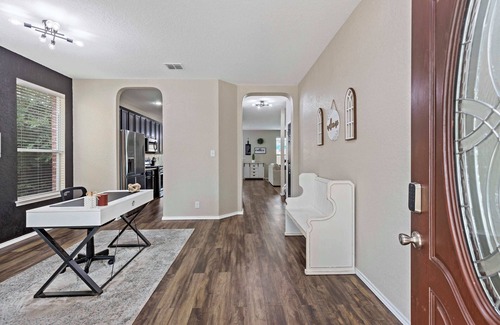 San Antonio House | Spacious Family Home, sleeps 10 guests, plus Game Room!