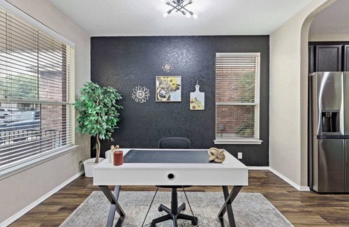 San Antonio House | Spacious Family Home, sleeps 10 guests, plus Game Room!