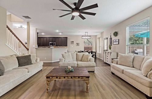 San Antonio House | Spacious Family Home, sleeps 10 guests, plus Game Room!