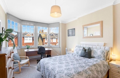 Sholden House | Spacious family home in Deal
