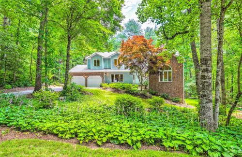 Royal Pines House | Spacious Family Home Near Hiking and Breweries!