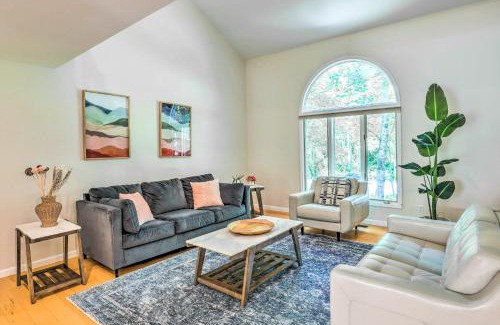 Royal Pines House | Spacious Family Home Near Hiking and Breweries!