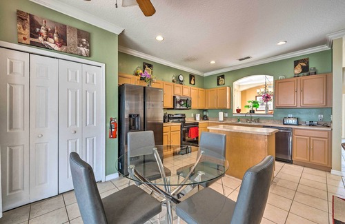 Solana House | Spacious Family Home w/Spa in Davenport!