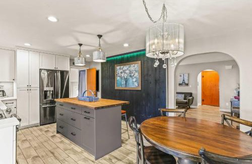 Winstead Park House | Spacious Family Home with Garage Game Room and Office!