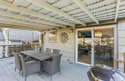 Winstead Park House | Spacious Family Home with Garage Game Room and Office!