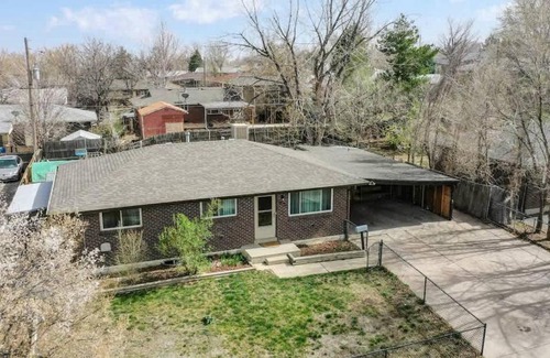 Dupont House | Spacious family home with Hockey Table & Huge Yard Escape