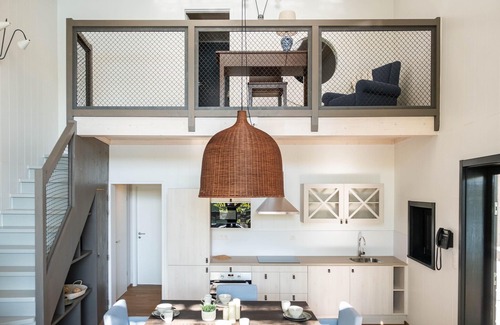 Maubray Villa | Spacious Family Mansion
