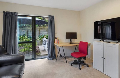 Greenlane - Ellerslie House | Spacious Family Retreat in City | Wifi & Parking