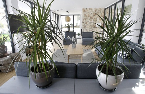 Santa Ponsa Villa | SPACIOUS FAMILY VILLA NEAR THE BEACH WITH LARGE POOL AND PLAY AREA