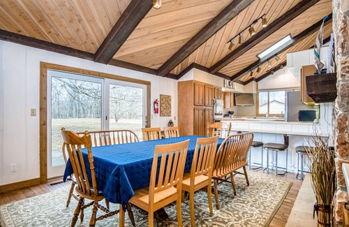 Union Pier House | Spacious Family Villa Near Beaches with Private Pool, WiFi, Firepit & Central AC