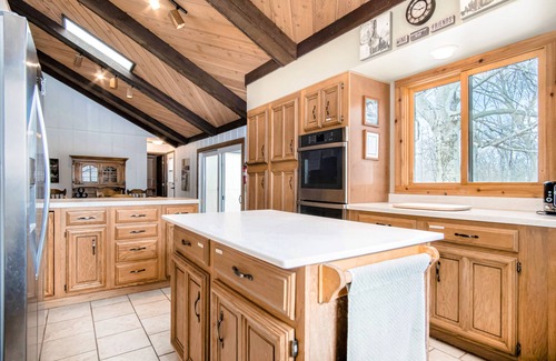 Union Pier House | Spacious Family Villa Near Beaches with Private Pool, WiFi, Firepit & Central AC