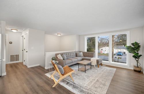 Hayden House | Spacious Family Villa only 13 mi from Silverwood