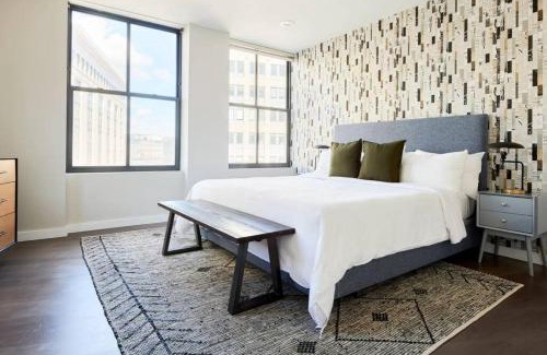 Boston Financial District Apartment | Spacious FIDI 2br 2ba Close to Everything