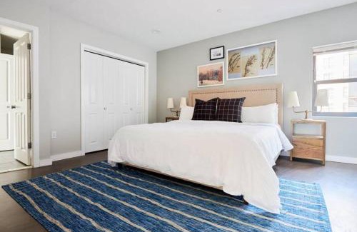 Boston Financial District Apartment | Spacious FIDI 2br 2ba Close to Everything