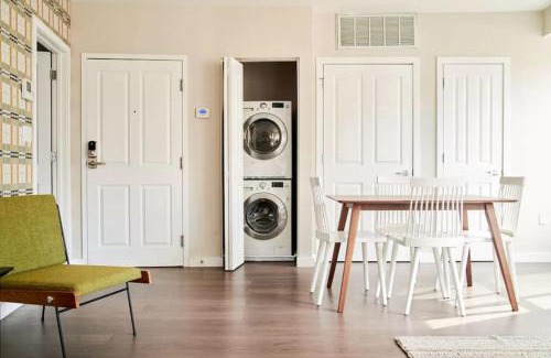 Boston Financial District Apartment | Spacious FIDI 2br 2ba Close to Everything