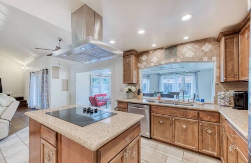 Fresno House | Spacious Fig Garden 4BR 2BA Home with Pool