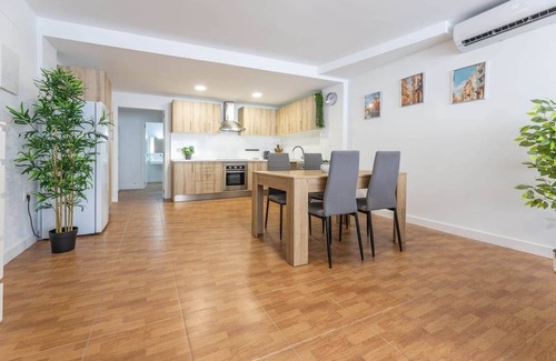 Pobles de l'Oest Apartment | Spacious first floor in Benimámet