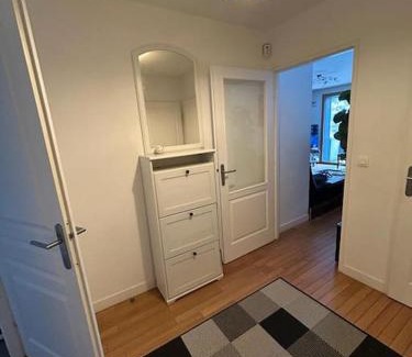 Billancourt–Rives de Seine Apartment | Spacious flat ideal for working or events