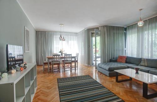 Lozenets Apartment | Spacious flat close to the American Embassy