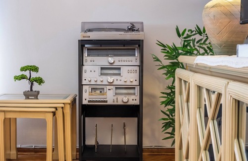 Kadikoy Apartment | Spacious Flat in a Central, Lively Neighborhood