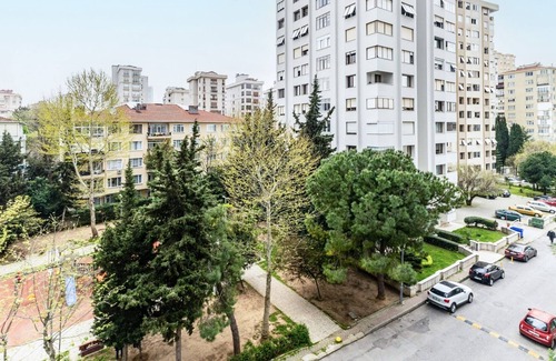 Kadikoy Apartment | Spacious Flat in Kadikoy
