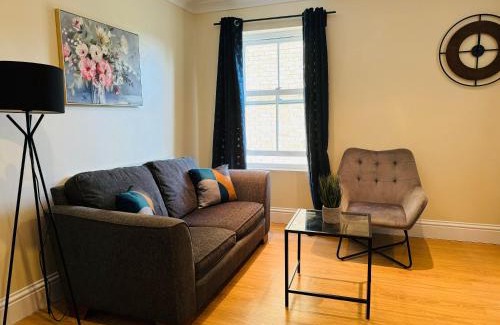 St. Leonard's Apartment | Spacious flat in Streatham