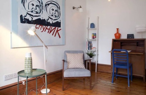 Newington Apartment | Spacious Flat in Wonderful Newington Area. 15 minutes to the Centre of Edinburgh