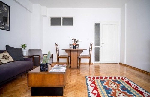 Kabatas Apartment | Spacious Flat with Central Location in Beyoglu