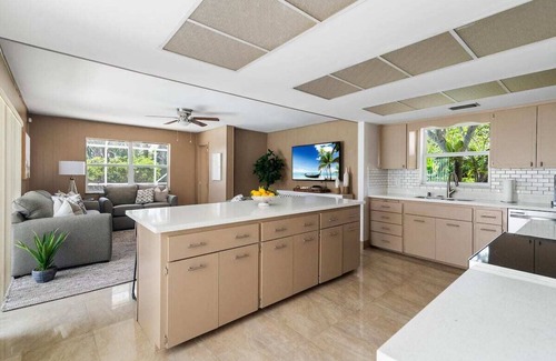 Pompano Beach House | Spacious Florida Oasis: 3BR, Pool, Beach