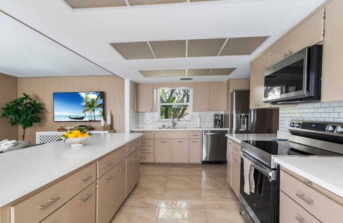 Pompano Beach House | Spacious Florida Oasis: 3BR, Pool, Beach