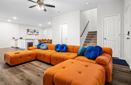 Fort Worth House | Spacious Fort Worth House Ideal for Relocations