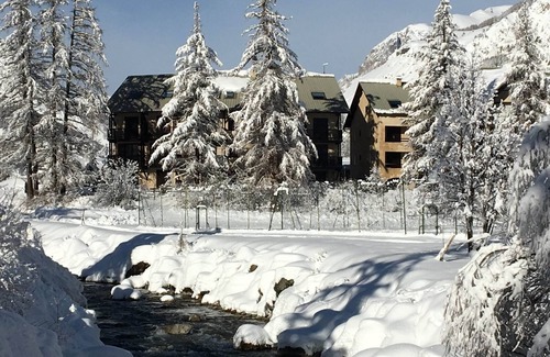 Monetier-les-Bains Apartment | Spacious Apartment · Near the Slopes · Free WiFi · Close to Les Grands Bains Spa