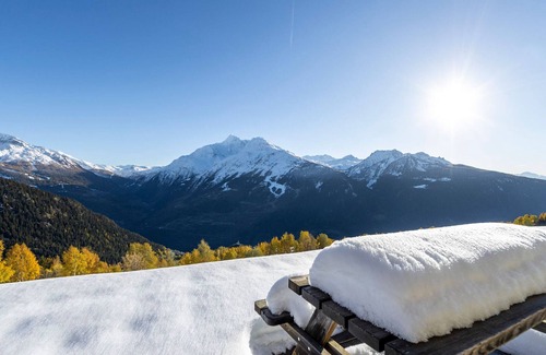 Les Eucherts Ski Chalet | Spacious chalet near slopes with south terrace