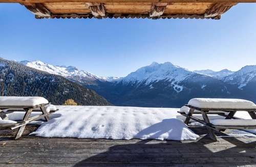 Les Eucherts Ski Chalet | Spacious chalet near slopes with south terrace