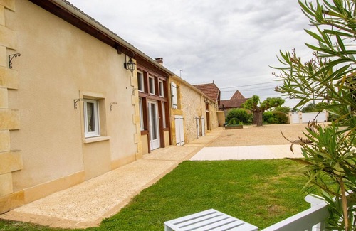 Saint-Germain-et-Mons Cottage | Spacious house with enclosed garden and Wifi in Saint-Germain-et-Mons