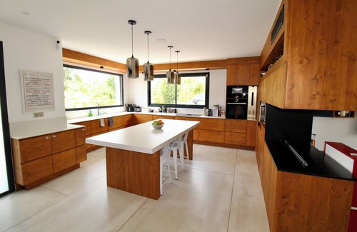 Meyreuil Villa | Spacious, fully air-conditioned family villa with private pool