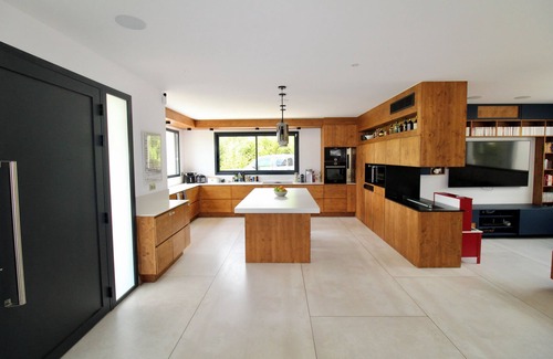 Meyreuil Villa | Spacious, fully air-conditioned family villa with private pool