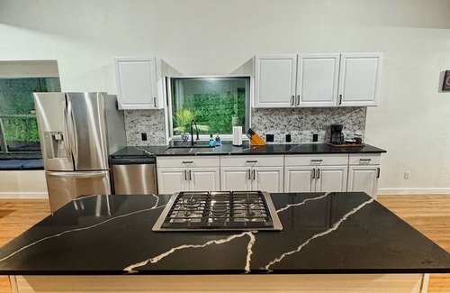 Irving House | Spacious & Game room in Irving 15 min to Airport& downtown Dallas