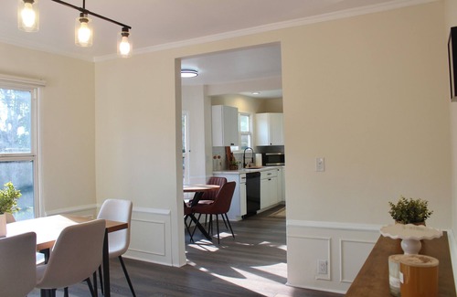 Mid-Wilshire Apartment | Spacious Gated 3Bd/2Ba – Ideal for Corporate Professionals & Traveling Nurses
