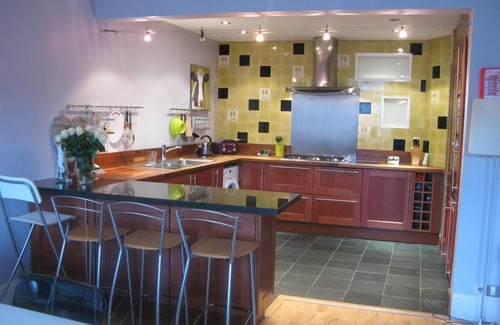 Newington Apartment | Spacious Georgian Double Upper Apartment a pleasant walk from Old Town & Castle