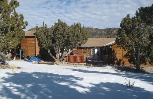 Newcastle House | SPACIOUS! GORGEOUS COUNTRY HOME TUCKED IN FOOTHILLS ON 3 ACRES! GREAT LOCATION!