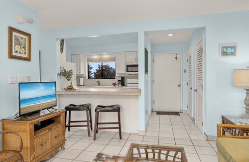 Maalaea Condo | Spacious ground floor corner condo with sea views