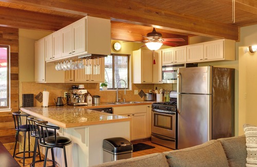 Groveland Cabin | Spacious Groveland Cabin w/Wraparound Deck!