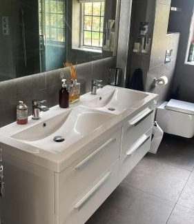 Thornton House | Spacious Guest House Thornton Road, Garden Room