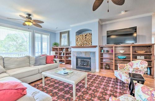 Oak House | Spacious Gulf Shores Home Private Pool and Deck!
