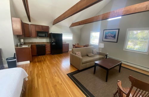 Culloden Shores House | Spacious Harbor House w/Heated Pool